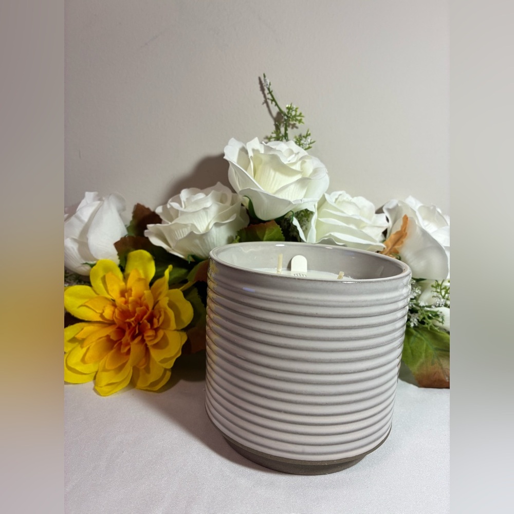 Pampas Two-Wick Ribbed Ceramic Candle 355 ml - Hearth & Hand - Size 12 oz